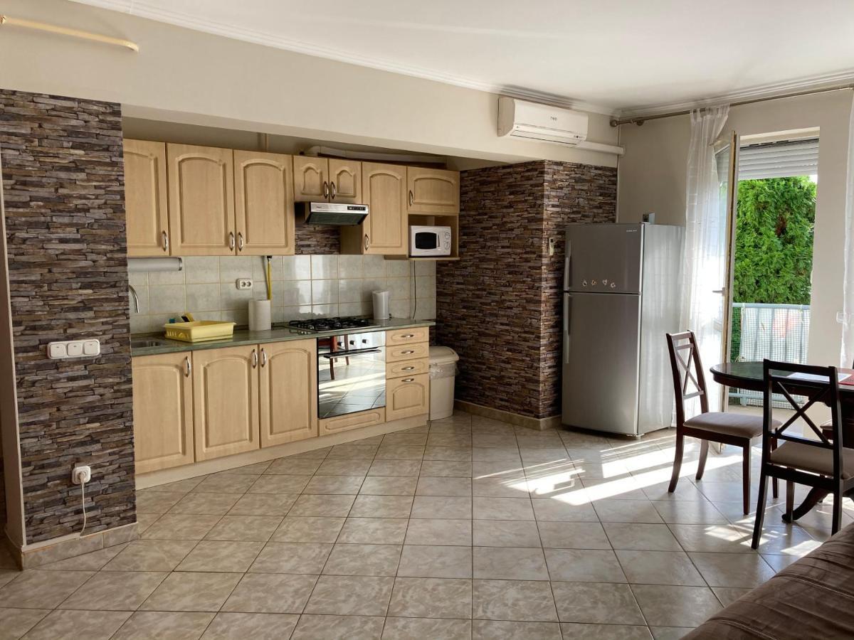 Kristaly Apartman เอ็กเกอร์ ภายนอก รูปภาพ