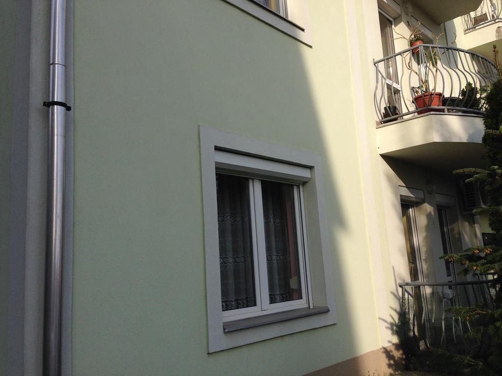 Kristaly Apartman เอ็กเกอร์ ภายนอก รูปภาพ